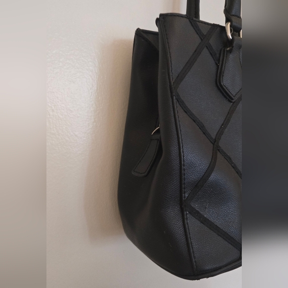 GUESS Black Women's Bag - Picture 4 of 6